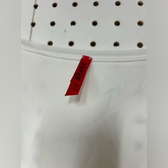 Spanx Shape Wear White Tank Top - Picture 2 of 4